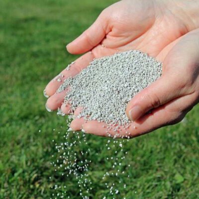 fertilizing-grass